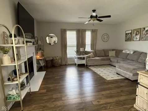 8444 Vanguard Lane Indianapolis IN 46239
