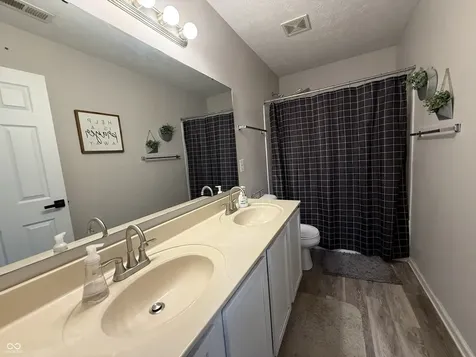 8444 Vanguard Lane Indianapolis IN 46239