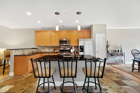 1037 Reserve Way Indianapolis IN 46220