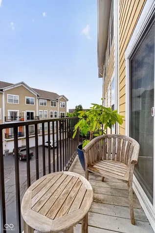 1037 Reserve Way Indianapolis IN 46220