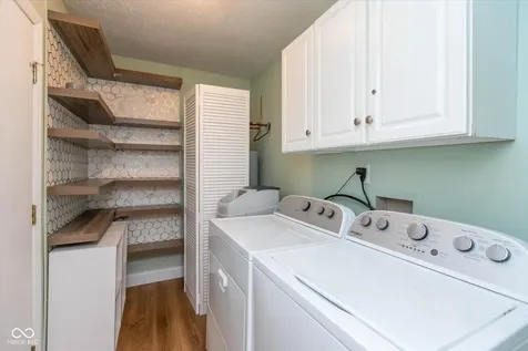 7703 Sunblest Boulevard Fishers IN 46038