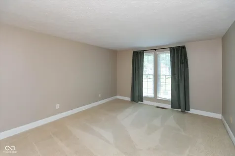 7703 Sunblest Boulevard Fishers IN 46038