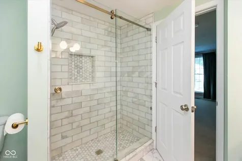 7703 Sunblest Boulevard Fishers IN 46038