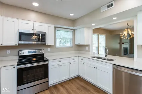 7703 Sunblest Boulevard Fishers IN 46038
