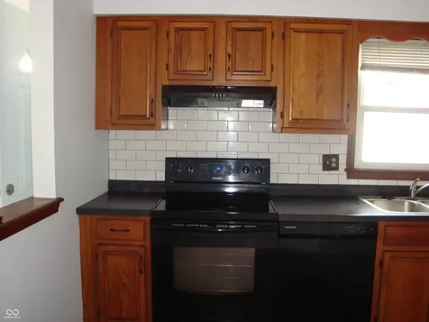 8154 Old Farm Lane Indianapolis IN 46214