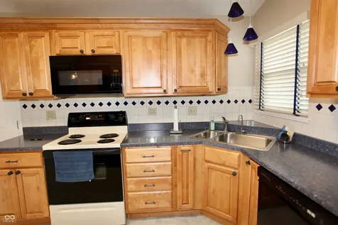 5728 Cross Bridge Court Plainfield IN 46168