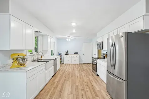 3022 San Jose Greenwood IN 46143