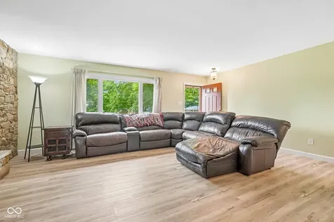 3022 San Jose Greenwood IN 46143