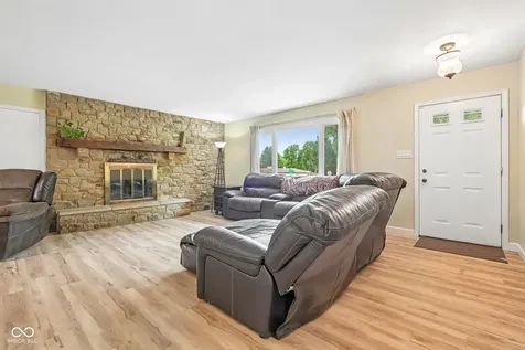 3022 San Jose Greenwood IN 46143