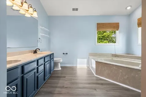 10480 Greenway Drive Fishers IN 46037