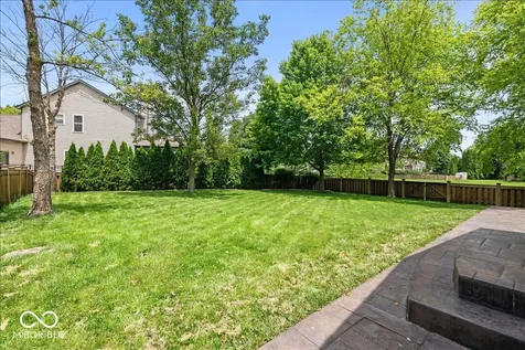 10480 Greenway Drive Fishers IN 46037