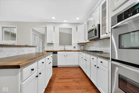 2583 Manigault Street Carmel IN 46032