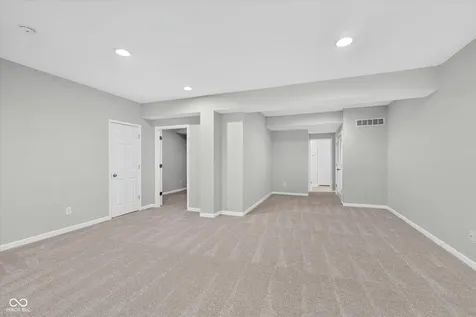 2583 Manigault Street Carmel IN 46032