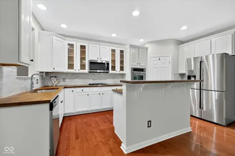2583 Manigault Street Carmel IN 46032