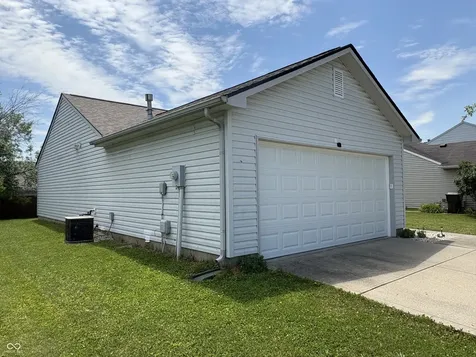 1647 Sweetwater Lane Greenfield IN 46140