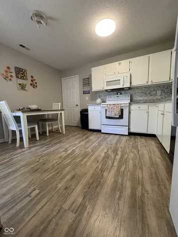 1647 Sweetwater Lane Greenfield IN 46140