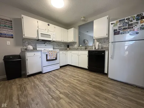 1647 Sweetwater Lane Greenfield IN 46140