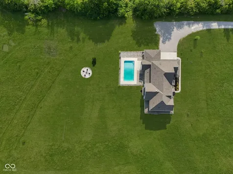 8905 Whitestown Road Zionsville IN 46077