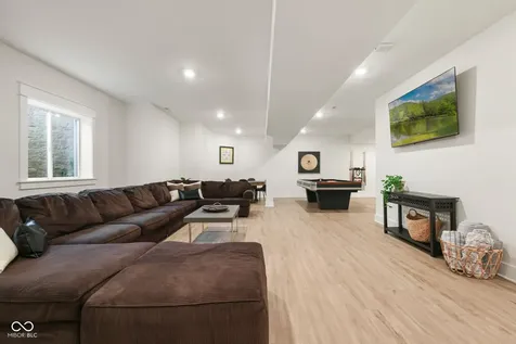 8905 Whitestown Road Zionsville IN 46077