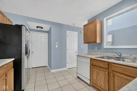 1852 Misty Lake Drive Indianapolis IN 46260