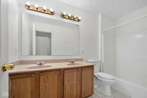 1852 Misty Lake Drive Indianapolis IN 46260