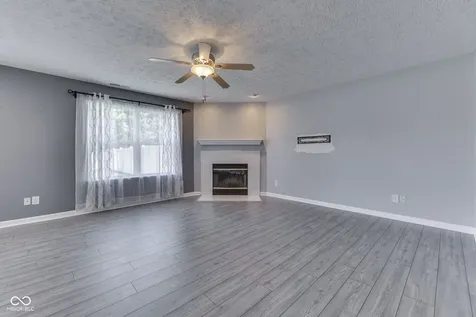 2942 Coles Creek Lane Indianapolis IN 46217