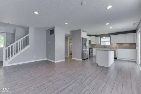 2942 Coles Creek Lane Indianapolis IN 46217