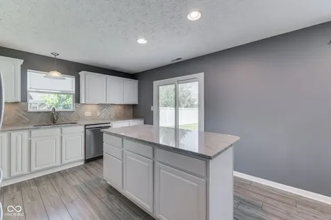 2942 Coles Creek Lane Indianapolis IN 46217