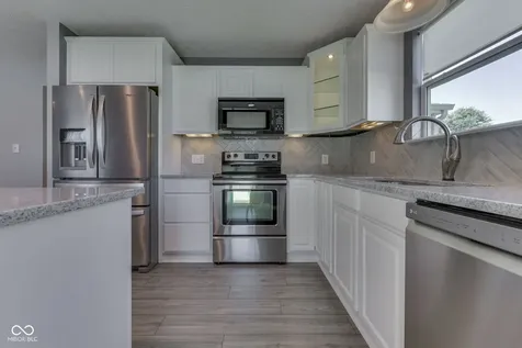 2942 Coles Creek Lane Indianapolis IN 46217