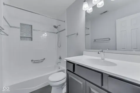 2942 Coles Creek Lane Indianapolis IN 46217