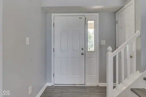 2942 Coles Creek Lane Indianapolis IN 46217