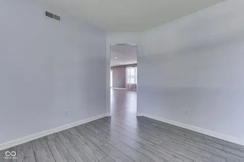2942 Coles Creek Lane Indianapolis IN 46217