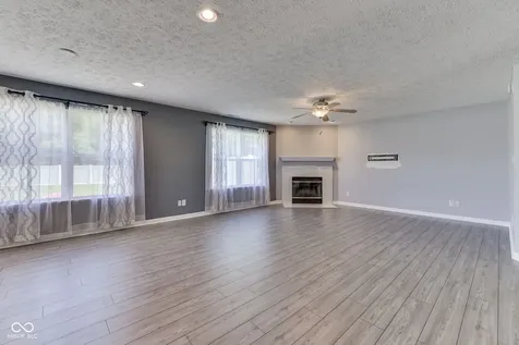 2942 Coles Creek Lane Indianapolis IN 46217