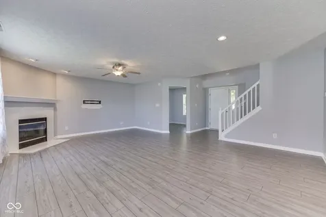 2942 Coles Creek Lane Indianapolis IN 46217
