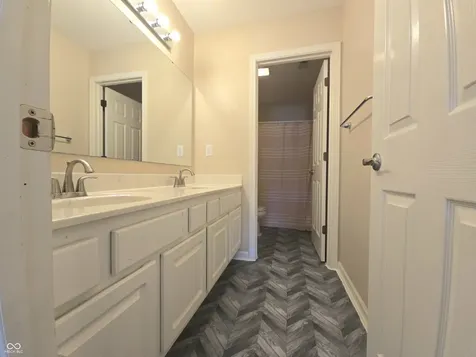 3019 Shadow Lake Drive Indianapolis IN 46217