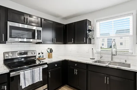 9860 Oakmont East Drive Pendleton IN 46064