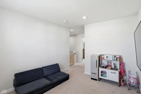 9860 Oakmont East Drive Pendleton IN 46064