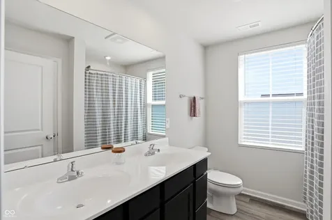 9860 Oakmont East Drive Pendleton IN 46064
