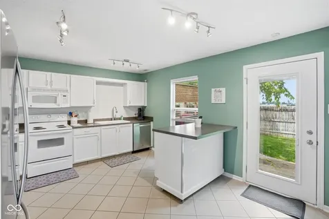1726 Sonesta Way Indianapolis IN 46217