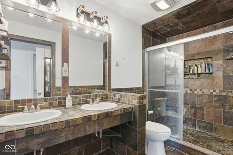 1726 Sonesta Way Indianapolis IN 46217