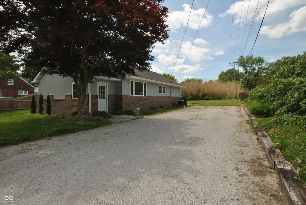 506 N Main Street Mooresville IN 46158