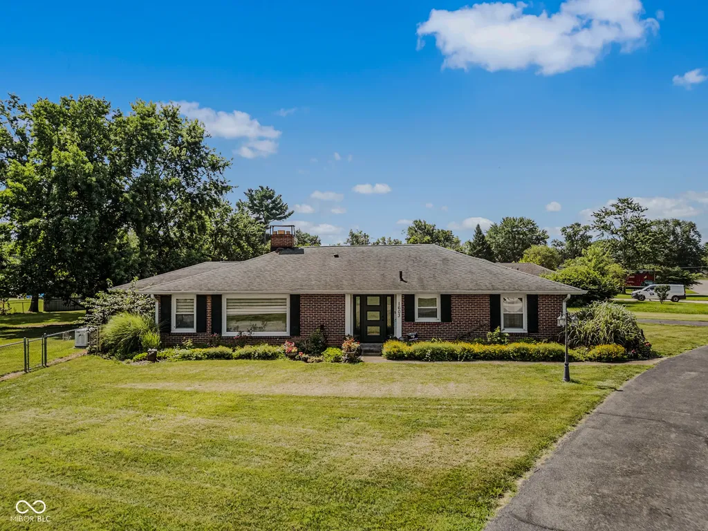 1603 Mccullough Lane Columbus IN 47203