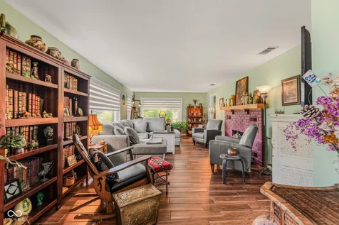 1603 Mccullough Lane Columbus IN 47203