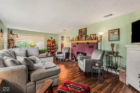 1603 Mccullough Lane Columbus IN 47203