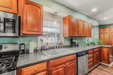 1603 Mccullough Lane Columbus IN 47203