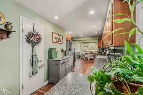 1603 Mccullough Lane Columbus IN 47203