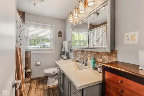 1603 Mccullough Lane Columbus IN 47203