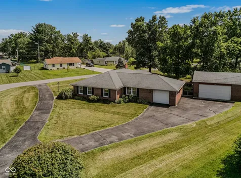 1603 Mccullough Lane Columbus IN 47203