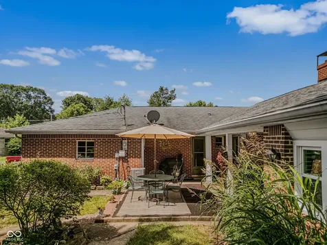 1603 Mccullough Lane Columbus IN 47203