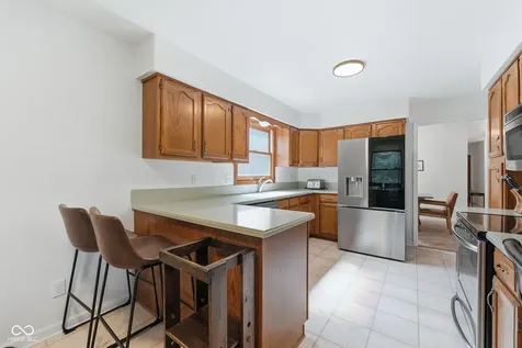 1106 Acadia Court Indianapolis IN 46217
